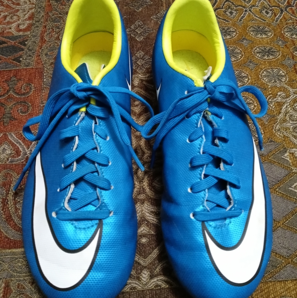 ⚽🚴NIKE MERCURIAL SOCCER CLEATS🏇⚽